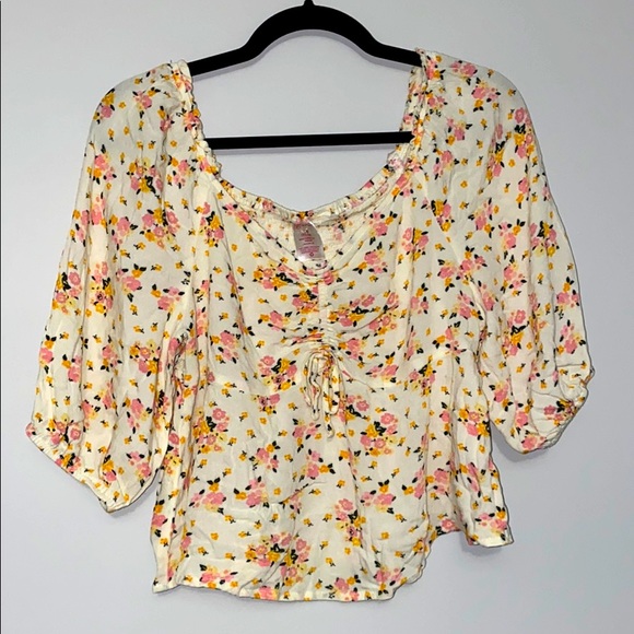 Floral Top - Picture 1 of 3